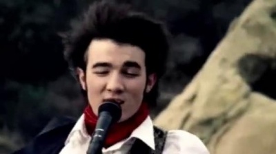 Jonas Brothers - Hold On歌词版