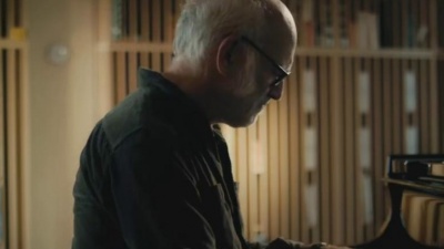 Ludovico Einaudi - Rolling Like A Ball
