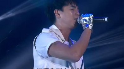 柯有伦 - 哭笑不得(2015 F·Plus乐范52 我爱 Mini Concert)