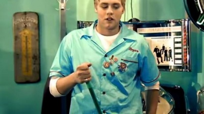 Westlife - Uptown Girl