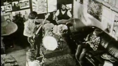 Creedence Clearwater Revival - Lookin' Out My Back Door