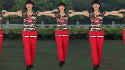 广场舞 - 国庆节快乐！广场舞《火火的中国火火的时代》原创健身舞附分解