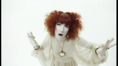 Florence + The Machine、The Machine、Florence - Dog Days Are Over