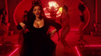 DJ Snake、Selena Gomez、Ozuna、Cardi B - Taki Taki