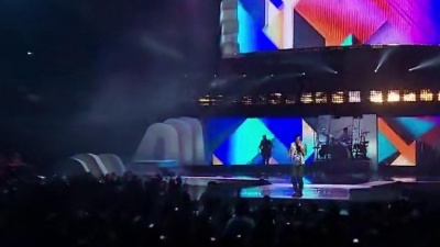 Hedley - Kiss You Inside Out (We Day 2012 Live)