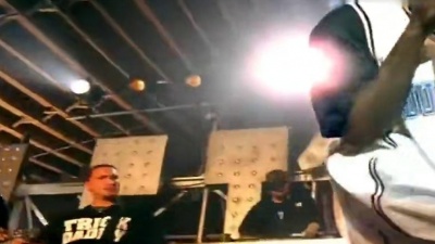 Travis Barker、Yelawolf、Twista、Busta Rhymes、Lil Jon - Let's Go