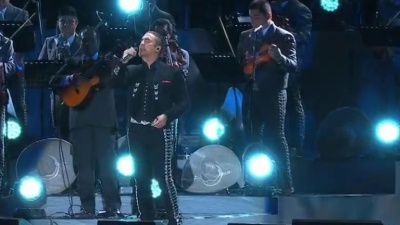 Alejandro Fernández - Mátalas (En Vivo)[Un Azteca en el Azteca]