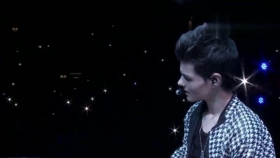 Abraham Mateo - Mas de Mil Años (En Vivo Desde Buenos Aires)