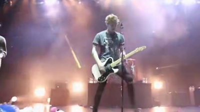 5 Seconds of Summer - She Looks So Perfect