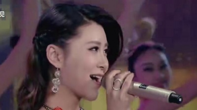周吕鑫、吕夏、梅年佳、亚希、叶托丽、董冬、刘一鸣、沈菁 - 回家路上