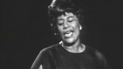 Ella Fitzgerald - No Moon At All