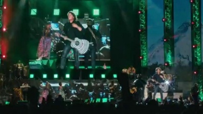 Carlos Vives - La Gota Fría (Desde el Estadio El Campín de Bogotá) (Live)