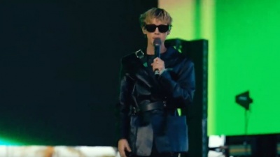 Charli XCX、Troye Sivan - 1999