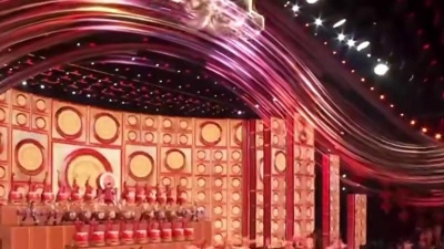 许娣、刘佩琦、苏有朋、陈龙、沙溢、王阳、胡歌、唐嫣、黄轩、辛芷蕾、杨幂、毛晓彤、宋轶、侯雯元、黄曦彦、史仓库、谭金淘、刘影 - 鼓舞龙腾
