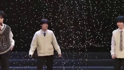 TF家族-张泽禹、TF家族-张极、TF家族-苏新皓 - Stuck With U