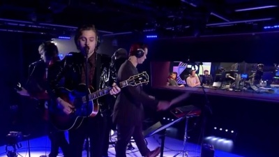 5 Seconds of Summer - Dancing With A Stranger