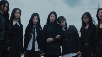 tripleS - Girls Never Die