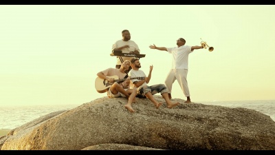 Mi Casa、Malik Harris - WHO CARES