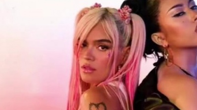 Kali Uchis、Karol G - Labios Mordidos