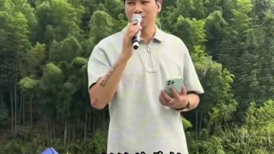 张偲偲 - 弯弯的月亮