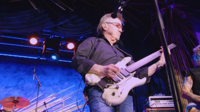 Blue Oyster Cult - Hot Rails To Hell