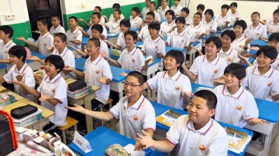 金霏-珍星愛妮 - 教学版精品课桌舞〖苹果香〗荐赏