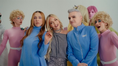 Miranda!、Ana Mena - Como Amigos