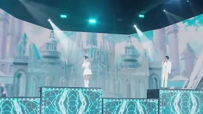 周元、김채원 - Love Is an Open Door