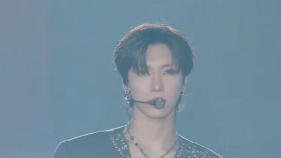 威神V (WayV) - FREQUENCY+Give Me That