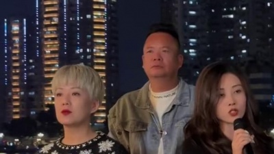豆豆果 - 《风雨中的诺言》金钰儿、王娜、阿国哥