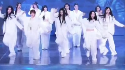 tripleS - Intro+Girls Never Die