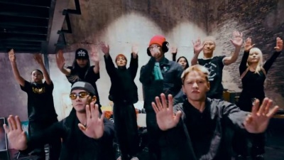G-DRAGON - 'TOO BAD (feat. Anderson .Paak)' Official Performance Video with RIEHATA