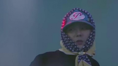 G-DRAGON - 삐딱하게 (Crooked)