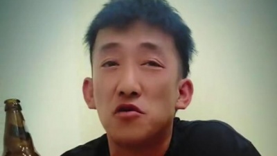 豆豆果 - 《抱紧我又推开我》草原兄弟