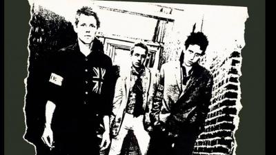 The Clash - Police & Thieves 