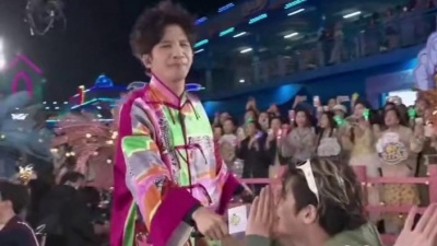 大张伟、黄子弘凡 - 我们能不能不分手