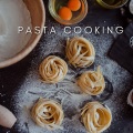 Julia Faulkner、Rajan Bonde - Pasta Cooking