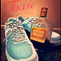 Capa - Toxic (Explicit)
