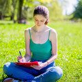 Study Piano Music、Piano for Studying、Concentration - Serene Piano for Raindrop Focus