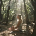 Mentes neuronales、Música de meditación tranquila、Voces del Himalaya - Camino Del Sonido Espiritual
