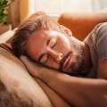 Música de noche de paz、Sonidos curativos para un sueño profundo y relajación、Sonido de lluvia para dormir - Dulces Acordes Para Los Sueños